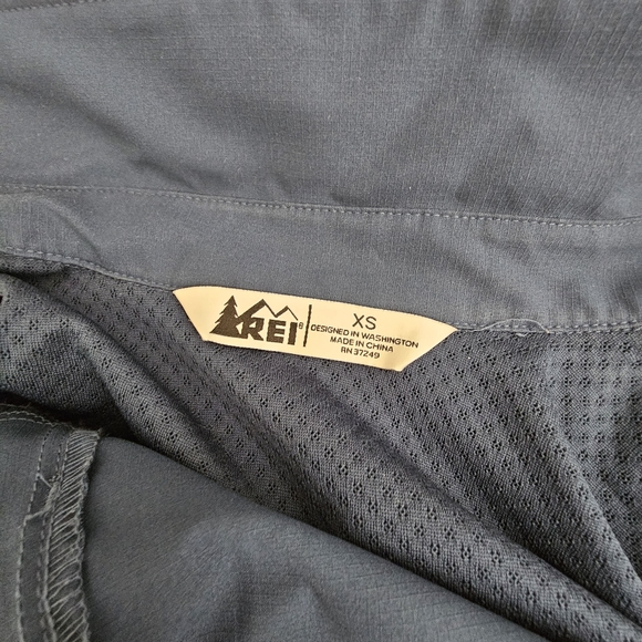 REI Women's Hiking shirt - Picture 8 of 14